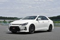 「マークX」の“GRスポーツ”は、2.5リッターモデルと3.5リッターモデルの2本立て。今回は後者に試乗した。