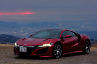 世界の名だたるスポーツカーの写真を展示カメラマン・小林 稔氏の写真展開催