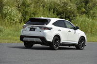 「ハリアー エレガンス“GRスポーツ”」は、今回試乗した2リッターターボモデルのほかに、自然吸気の2リッターモデルもラインナップされる。