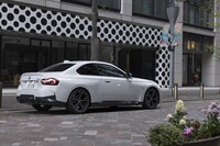 ボディーの全長は先代モデルよりも90mm大きい4560mm。より伸びやかになったスタイリングが印象的だ。