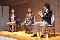 写真左より、モータージャーナリストの清水和夫氏、金子浩久氏、島下泰久氏。