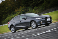 マツダ・アクセラセダン15S