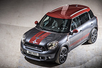 MINIクロスオーバーに専用カラーの特別仕様車の画像