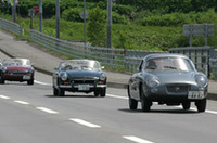 1100ccの「ランチア・アッピアGTE」は東京からの参加。このオーナーも常連だ。その後方のMGBは愛知県からの参加。濃赤のMGBは、イベントのあと最北端までツーリングするとか。このイベントの前後にツーリングを楽しむという参加者は少なくない。（写真＝studio M's）