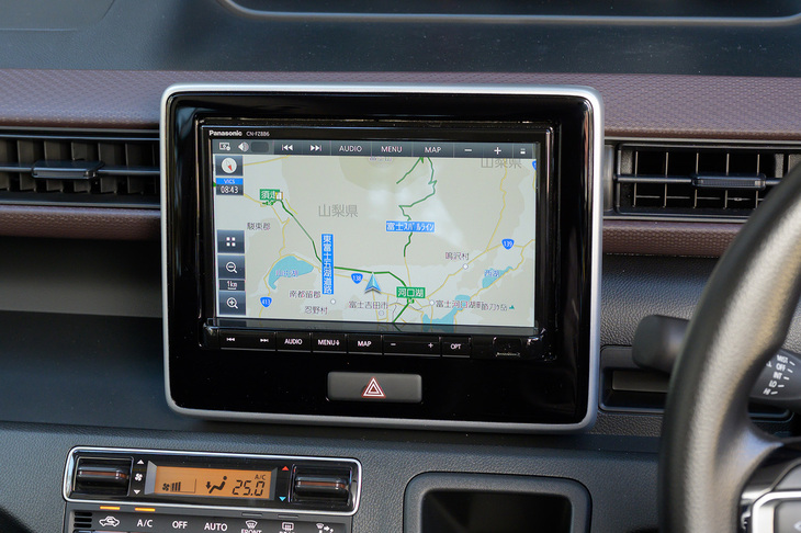 8インチナビゲーションは21万円以上もするディーラーオプション。画面の精細感はなかなか高い。