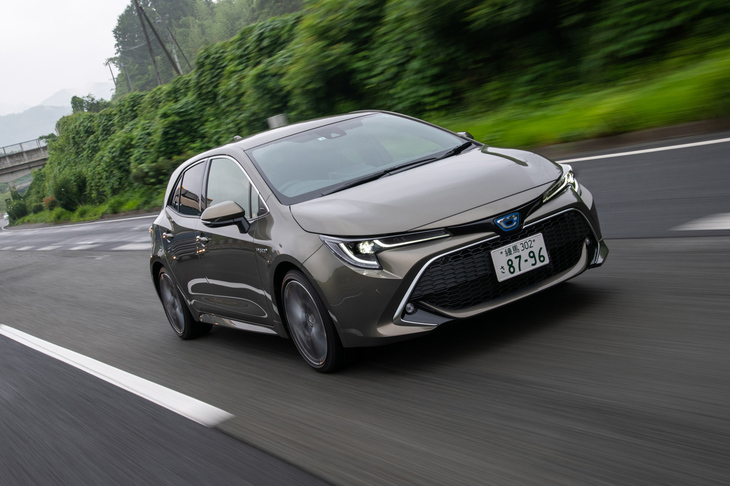 「カローラ」の名を冠する「カローラ スポーツ」だが、実質的にはCセグメントハッチバック車「オーリス」の後継モデルにあたる。