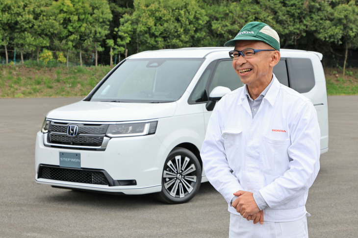 目立たないところにも隅々まで手を入れ、運転しやすくて乗り心地がいいクルマに仕上げたという蟻坂さん。新型「ステップワゴン」の仕上がりに自信をうかがわせた。