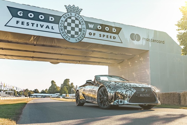 
	今回公開された、「レクサスLC」のコンバーチブルモデルの試作車。
	