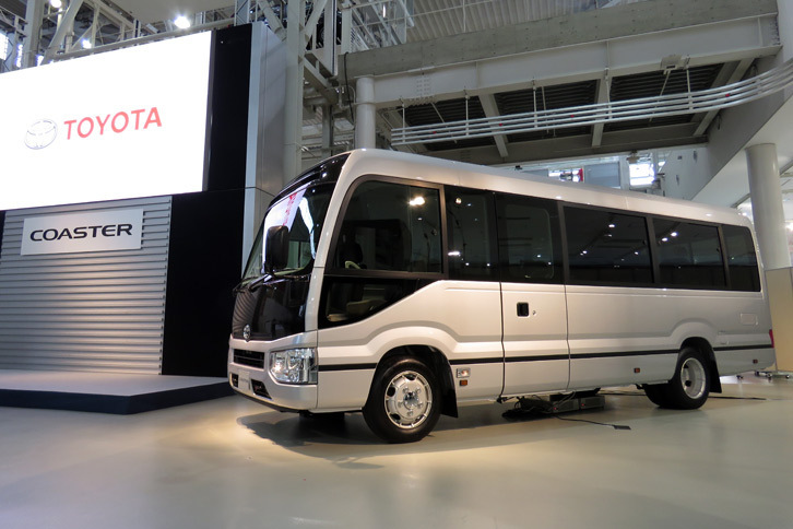 24年ぶりのフルモデルチェンジで登場した4代目「トヨタ・コースター」。2017年1月23日に発売される。