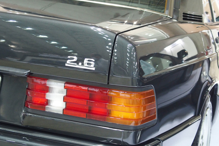 メルセデス・ベンツ190E 2.6（1993年）／MOTOR Logic Company