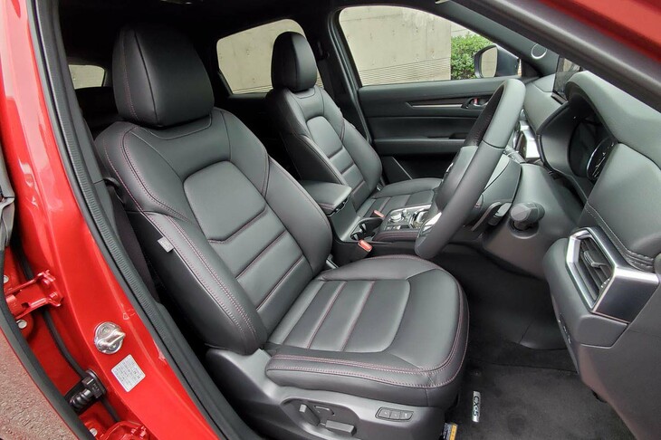 マツダCX-5 XDスポーツアピアランス（フロントシート）