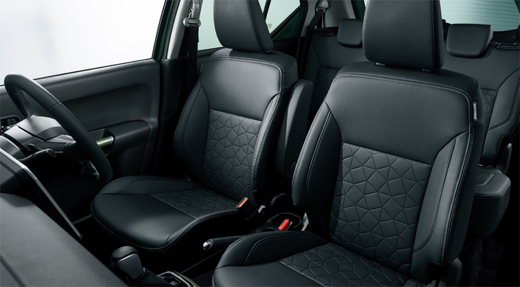 「ハイブリッドMF」に採用されるレザー調のシート表皮。