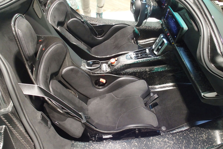 アストンマーティン・ヴァルハラ（シート）