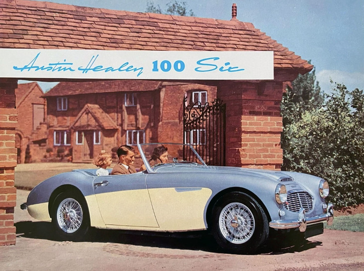 1956年に登場した「オースチン・ヒーレー100 SIX」。エンジンを2.7リッター直4から2.6リッター直6に換装し、シートレイアウトを2座から2＋2に変更した。