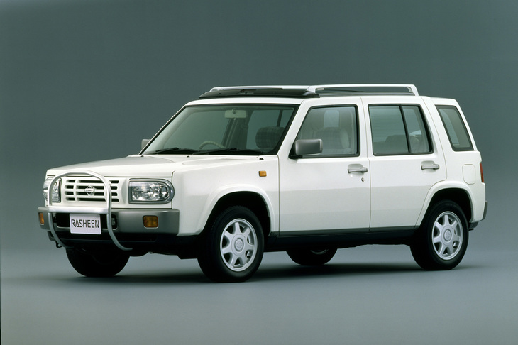 中古車市場でカルト的な人気を誇る「日産ラシーン」だが、“現役時代”はいまひとつ人気が出ず、「ダイハツ・ネイキッド」と同じく一代限りで消滅してしまった。