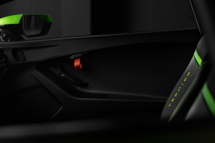 ランボルギーニ・ウラカン テクニカ（ドアインナーパネル）