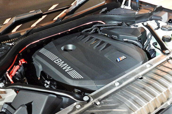 BMW X3 M50 xDrive（3リッター直6ガソリンターボエンジン）