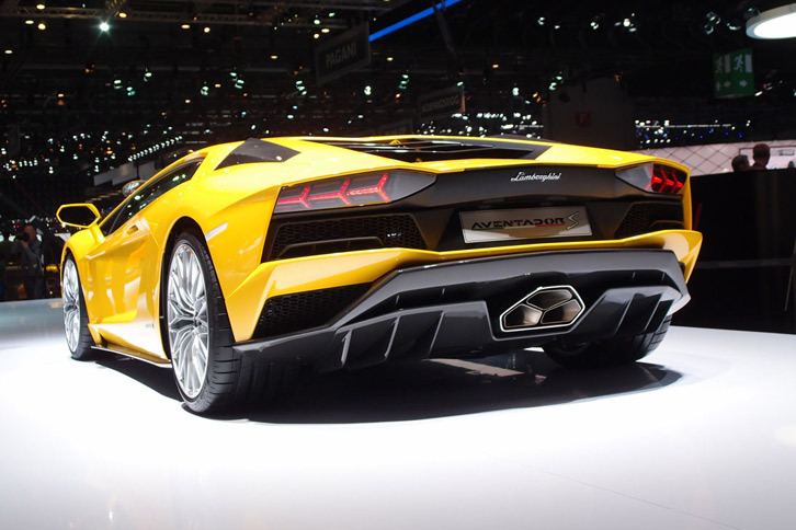 ランボルギーニ・アヴェンタドールSクーペ