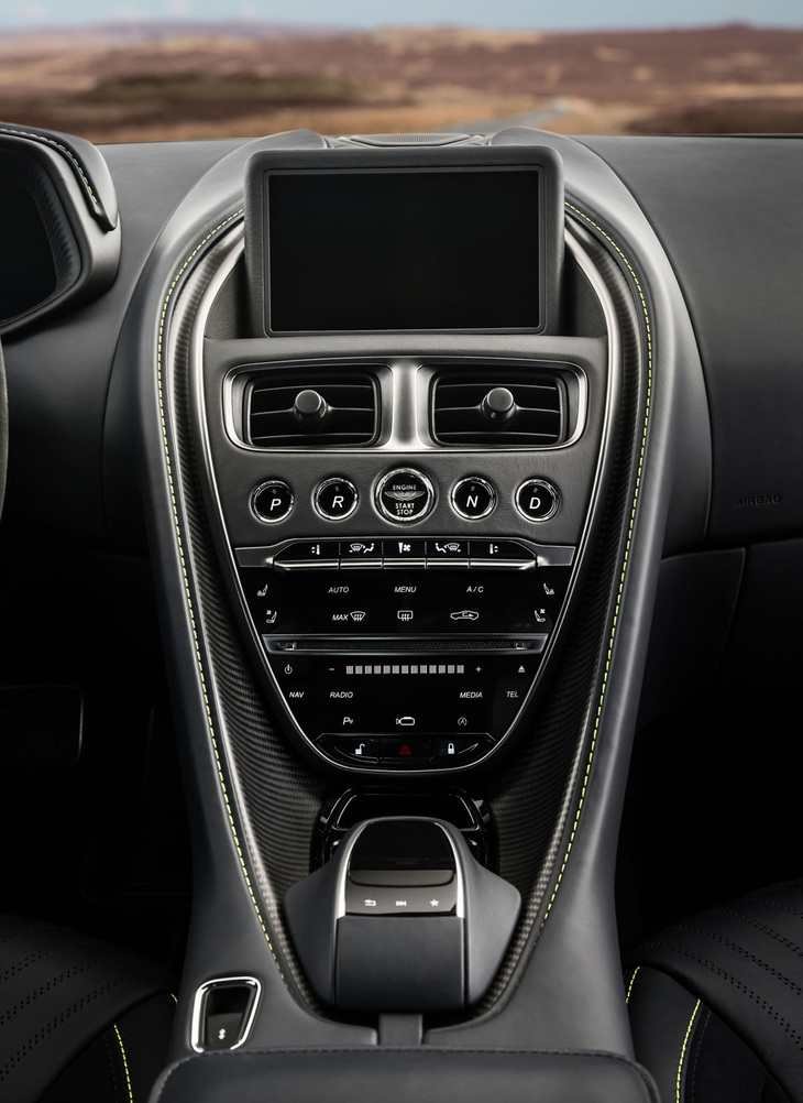 アストンマーティンDB11 AMR（センターコンソール）