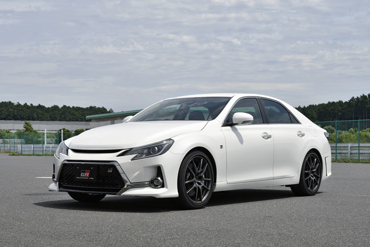 「マークX」の“GRスポーツ”は、2.5リッターモデルと3.5リッターモデルの2本立て。今回は後者に試乗した。