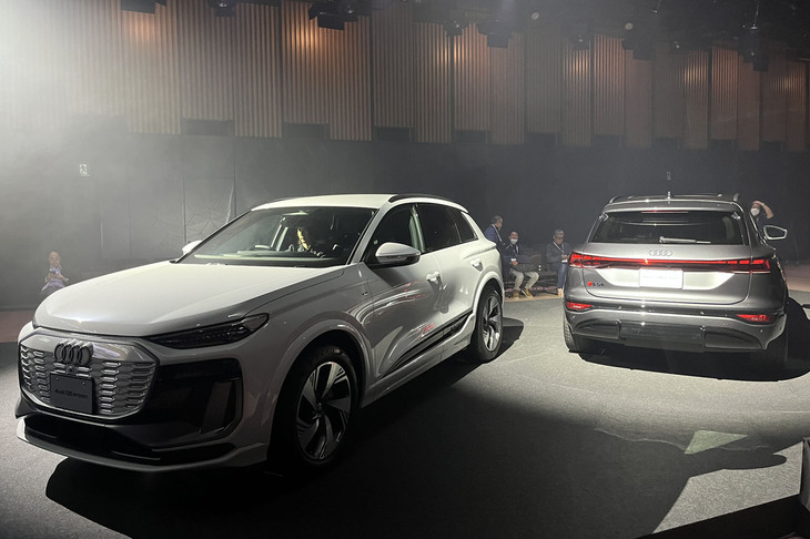 「アウディQ6 e-tron」の発表会場の様子。