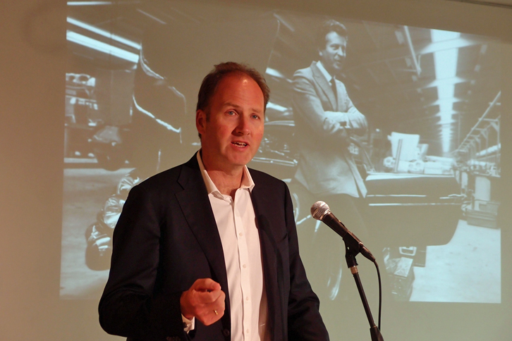 アルピーヌのゼネラルダイレクターを務めるマイケル・ヴァン・デル・サンデ氏。「日本はアルピーヌの熱烈なファンがいる国。欧州以外で最初に展開する市場として大変重視している」などと述べた。