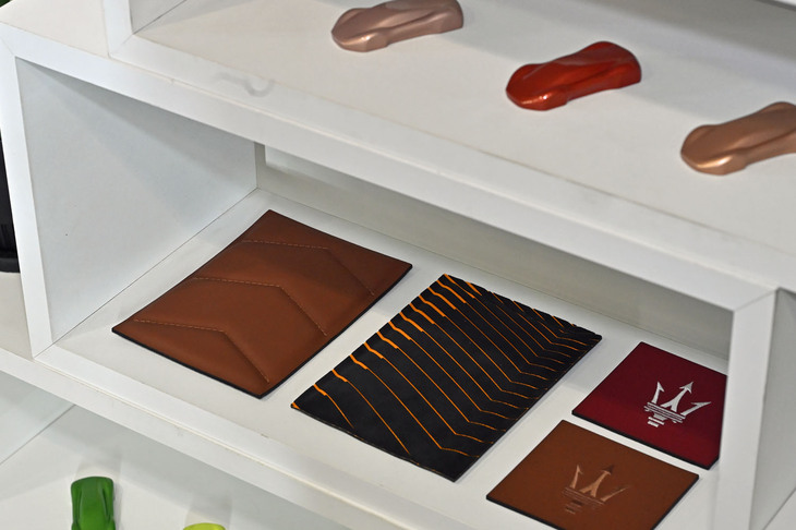 独自のカスタイマイズプログラム「フォーリセリエ」の素材見本。