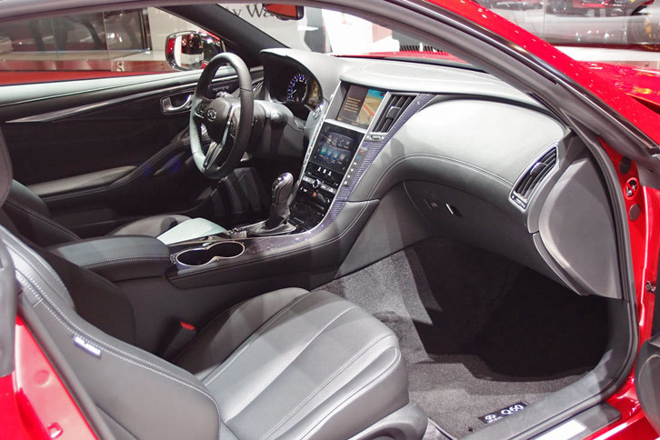 インフィニティQ60S