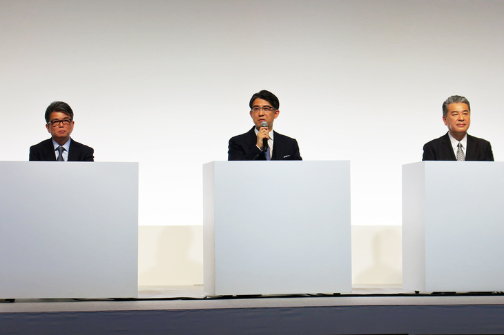 プレゼンテーション後の質疑応答では、欧州委員会による「2035年以降のエンジン車廃止」の撤回についても言及。それを現実的な決定であると評しつつも、エンジン車継続の前提であるe-fuelの実用性については、「生産のプロセス、エネルギー変換効率の点で課題がある」とコメント。現実的な選択肢とするためにも、さらなる技術開発が必要だろうと述べた。