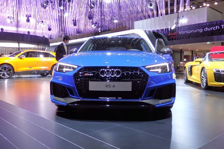 アウディRS 4 アバント