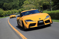 TRDのエアロパーツがフル装備された「スープラ」。ただ、今回は試乗コースがツインリンクもてぎの構内路だったこともあり、インプレッションの対象は足まわりが中心となった。