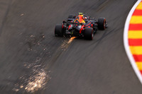 ちょうど1年前のベルギーGPでトロロッソからレッドブルへと昇格したアレクサンダー・アルボン（写真）。チームメイトのフェルスタッペンとの差を埋められずに苦しんできたが、ベルギーでは開幕戦以来となる予選5番手とまずまずのポジションを獲得。「マシンは動きを予測しやすくなり安定している」と自信を回復させていた。レースではルノー勢を相手に戦うも、6番グリッドからスタートしたオコンに抜かれて6位。ドライバーズランキングは6位から4位に浮上した。（Photo=Getty Images / Red Bull Content Pool）