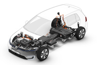 電気自動車「e-ゴルフ」のパワープラントの透視図。日本にも2017年10月に導入が開始された。一充電走行可能距離は301km（JC08モード）とされている。