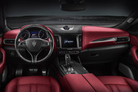 マセラティが「レヴァンテGTS」を世界初公開の画像