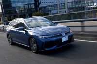 専用のスポーツサスペンションと、他グレードより低偏平な225/40R18サイズのタイヤを装備する「Rライン」だが、その乗り心地は街なかでも快適だ。