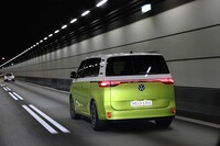 最高速は145km/hに制限されている。0-100km/h加速のタイムは10.2秒。