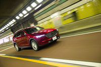 中間グレードの「XDプロアクティブ」。最上級グレードとの差は内外装の仕様が主で、運転支援システムや安全装備については同等のものが搭載されている。