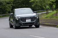 今回の試乗車は「アウディQ3」の「110kWアドバンスト」グレード。クーペボディーの「スポーツバック」も含めた新型のラインナップで最も安価なモデルだ（本体価格550万円）。