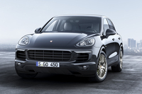 「ポルシェ・カイエン」に装備充実の「プラチナエディション」