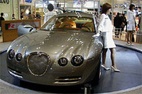 東京モーターショー：ジャガー、アストンマーチン