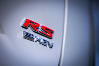 「ヴェゼルe：HEV RS」にはFF車と4WD車がラインナップされる。車両本体価格は前者が374万8800円で、後者が396万8800円。今回はヴェゼルRSで初のラインナップとなる4WD車に試乗した。