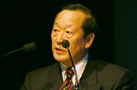 【写真上】アルパインのフラッグシップ「AlpineF#1Status」【写真下】アルパインマーケティング（株）の、梅田耕三郎代表取締役