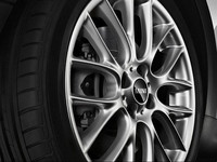 MINI用の「JCW SPORTSパッケージ」が発売の画像