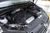 【スペック】シャランTSIコンフォートライン ブルーモーションテクノロジー：全長×全幅×全高＝4855×1910×1750mm／ホイールベース＝2920mm／車重＝1830kg／駆動方式＝FF／1.4リッター直4DOHC16バルブターボ＋スーパーチャージャー（150ps/5800rpm、24.5kgm/1500-4000rpm）／価格＝379万円（テスト車＝同じ）