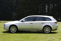 アルファ・ロメオ・アルファ159スポーツワゴン 3.2JTS Q4 Q-トロニック セレクティブ(4WD/6AT)【ブリーフテスト】の画像