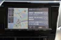 テスト車に搭載されていた、「ミライ」専用のT-Connectナビ。（写真をクリックすると、画面の表示バリエーションが見られます）
    