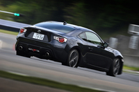 トヨタ86 GT（FR/6AT）／ヴィッツRS“G's”（FF/5MT）【試乗記】の画像