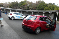 試乗はレンジエクステンダーを搭載していない「デミオEV」と比較する形で実施された。
    