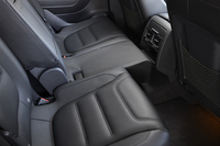 後席には、前後のスライド機構が備わる。これにより、荷室の容量も580リッターから697リッターにまで拡大できる。
    