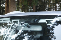 CMでもおなじみの運転支援システム「EyeSight」。緊急時の自動制動やAT誤発進抑制制御、車線逸脱警報など、多彩な機能を備えている。